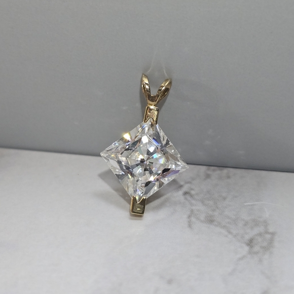 14k Diamonique Cubic Zirconia pendant - Picture 3 of 5